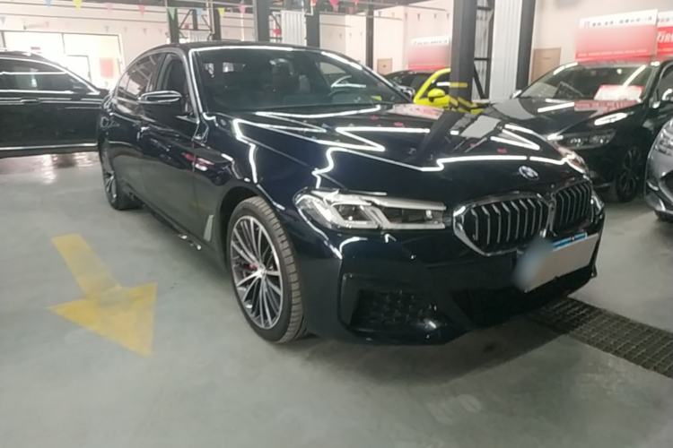 Used BMW 5 Series 2022 Revised Version 530Li xDrive M Sport Package Front Right 45 Deg