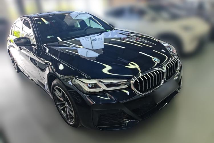 Used BMW 5 Series 2022 Second Facelift 525Li M Sport Package Front Right 45 Deg