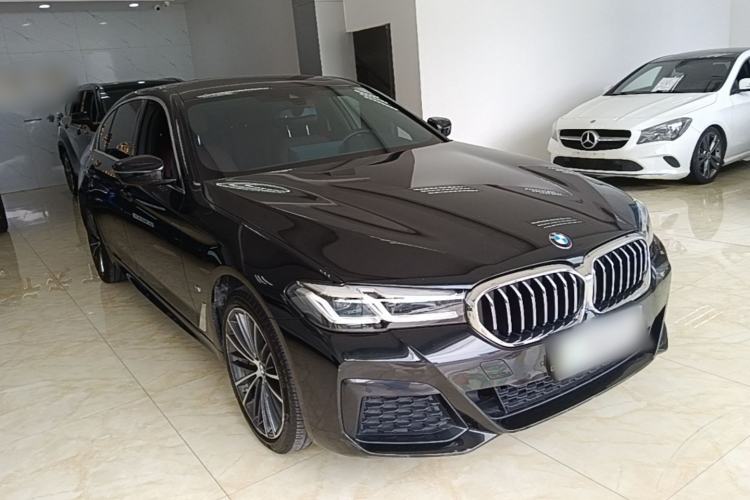 Used BMW 5 Series 2022 Restyled 530Li Leading Edition M Sport Package Front Right 45 Deg