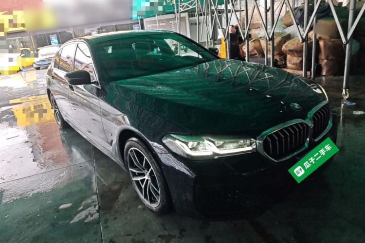 Used BMW 5 Series 2022 Second Facelift 525Li M Sport Package Front Right 45 Deg