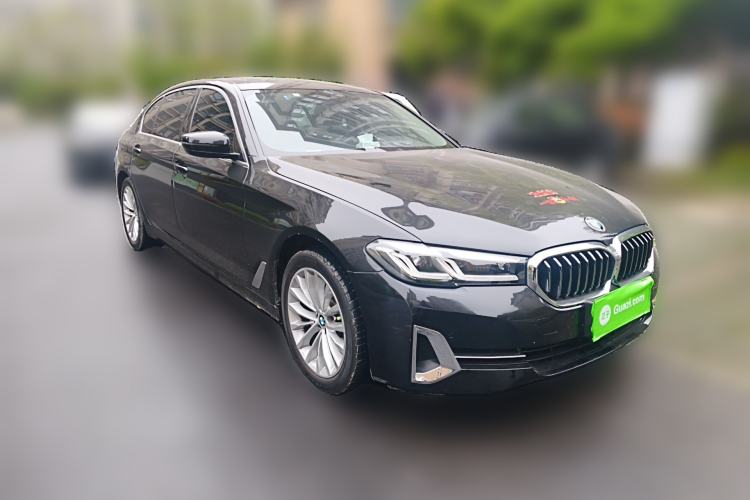 Used BMW 5 Series 2022 Restyled 525Li Luxury Package Front Right 45 Deg