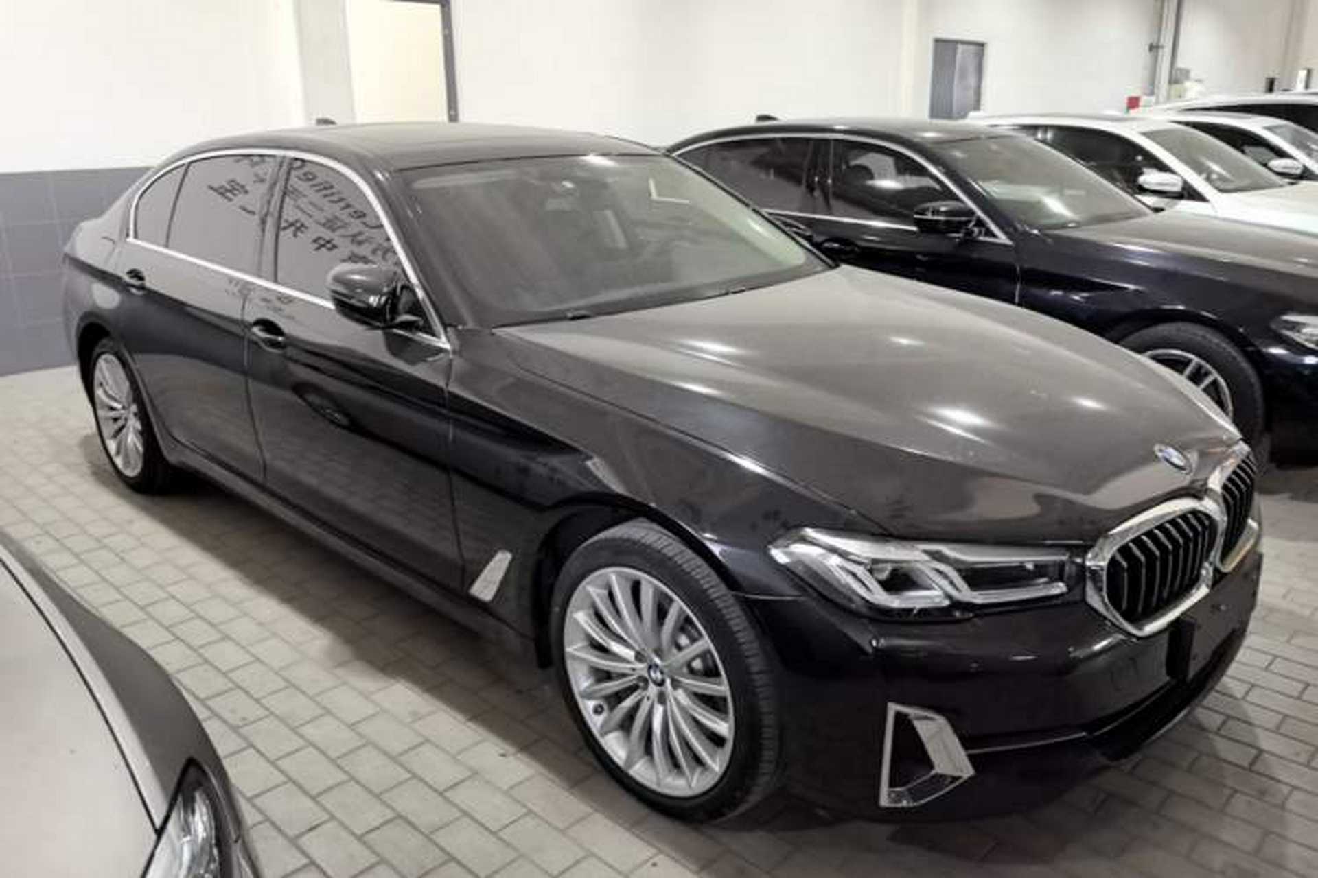 Used BMW 5 Series 2022 Second Facelift 530Li Luxury Edition Premium Package Front Right 45 Deg