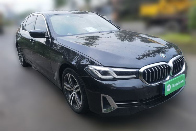 Used BMW 5 Series 2022 530Li xDrive Luxury Package Front Right 45 Deg