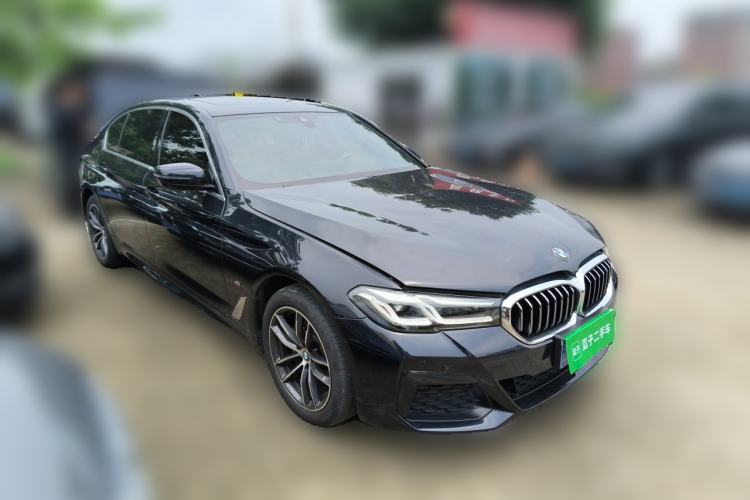 Used BMW 5 Series 2022 525Li Luxury Package Front Right 45 Deg