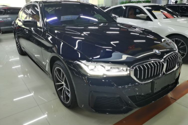 Used BMW 5 Series 2022 Second Facelift 525Li M Sport Package Front Right 45 Deg