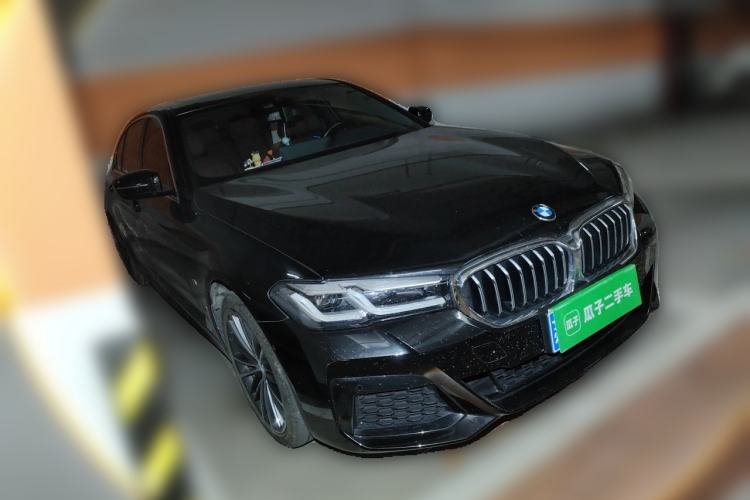 Used BMW 5 Series 2022 Second Facelift 530Li Leading Edition M Sport Package Front Right 45 Deg