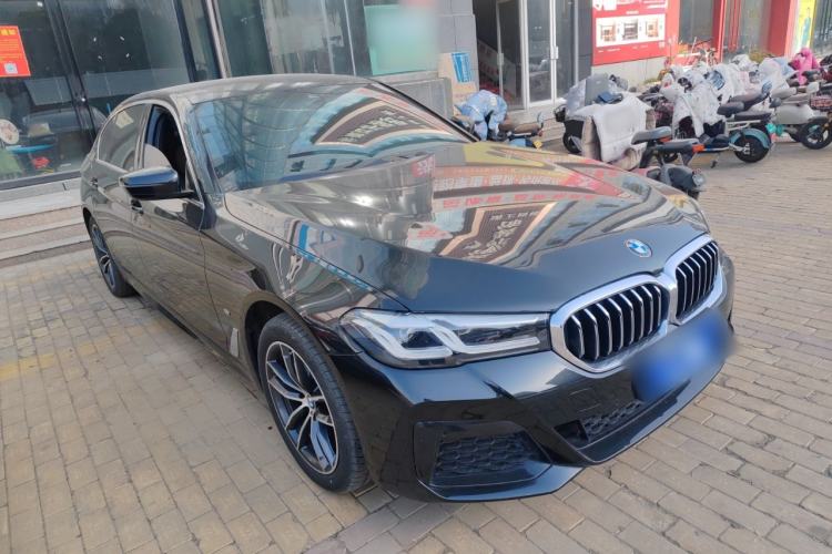 Used BMW 5 Series 2022 Restyled 525Li M Sport Package Front Right 45 Deg