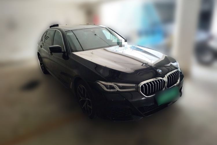 Used BMW 5 Series 2022 Second Facelift 530Li Luxury Version M Sport Package Front Right 45 Deg