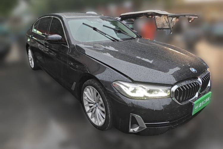 Used BMW 5 Series 2022 530Li Luxury Edition Premium Package Front Right 45 Deg