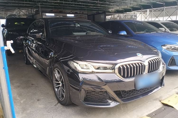 Used BMW 5 Series 2022 Second Facelift 525Li M Sport Package Front Right 45 Deg