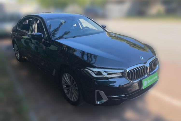 Used BMW 5 Series 2022 Second Facelift 525Li Luxury Package Front Right 45 Deg