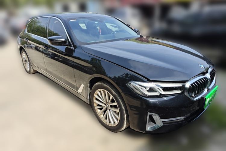 Used BMW 5 Series 2022 Second Facelift 525Li Luxury Package Front Right 45 Deg