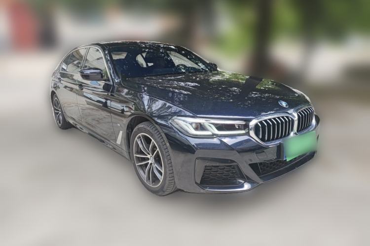 Used BMW 5 Series 2022 Second Facelift 525Li M Sport Package Front Right 45 Deg