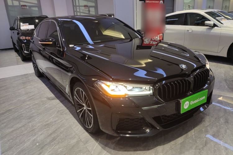 Used BMW 5 Series 2022 Second Facelift 530Li Leading Edition M Sport Package Front Right 45 Deg