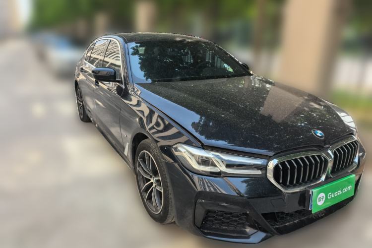 Used BMW 5 Series 2022 Second Facelift 525Li M Sport Package Front Right 45 Deg