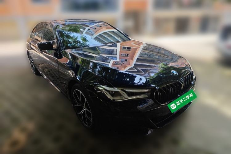 Used BMW 5 Series 2022 Second Facelift 530Li Luxury Version M Sport Package Front Right 45 Deg