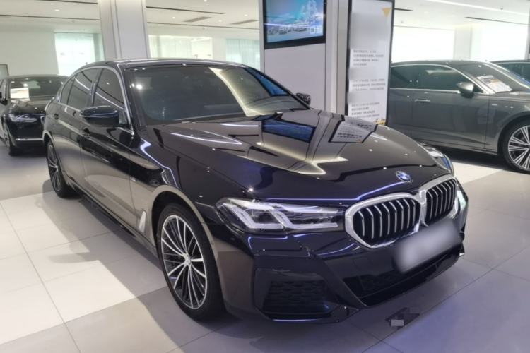 Used BMW 5 Series 2022 Restyled 530Li Leading Edition M Sport Package Front Right 45 Deg