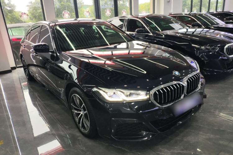 Used BMW 5 Series 2022 525Li M Sport Package Front Right 45 Deg