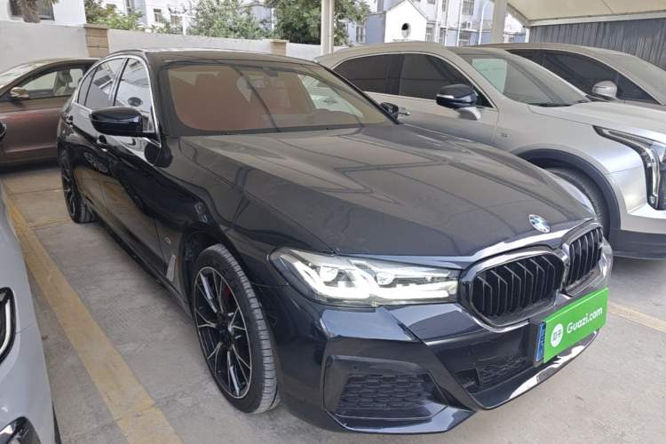 Used BMW 5 Series 2022 Second Facelift 530Li Leading Edition M Sport Package Front Right 45 Deg