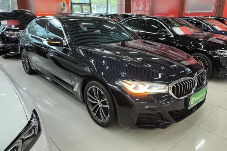 Used BMW 5 Series 2022 525Li M Sport Package Front Right 45 Deg