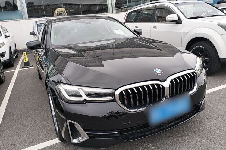 Used BMW 5 Series 2022 Restyled 525Li Luxury Package Front Right 45 Deg