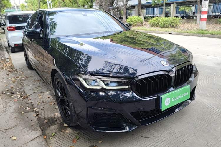 Used BMW 5 Series 2022 Second Facelift 530i Sport Line with M Sport Package Front Right 45 Deg