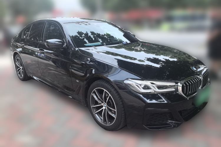 Used BMW 5 Series 2022 Second Facelift 525i M Sport Package Front Right 45 Deg