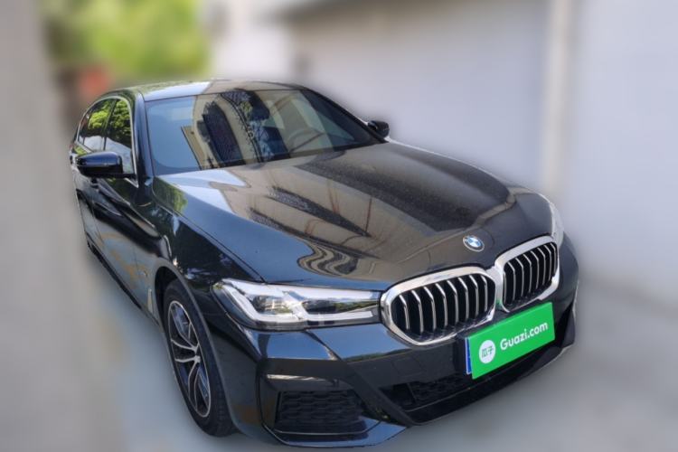 Used BMW 5 Series 2022 Second Facelift 525Li M Sport Package Front Right 45 Deg