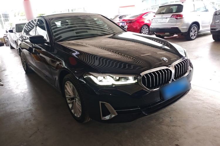 Used BMW 5 Series 2022 Restyled 525Li Luxury Package Front Right 45 Deg