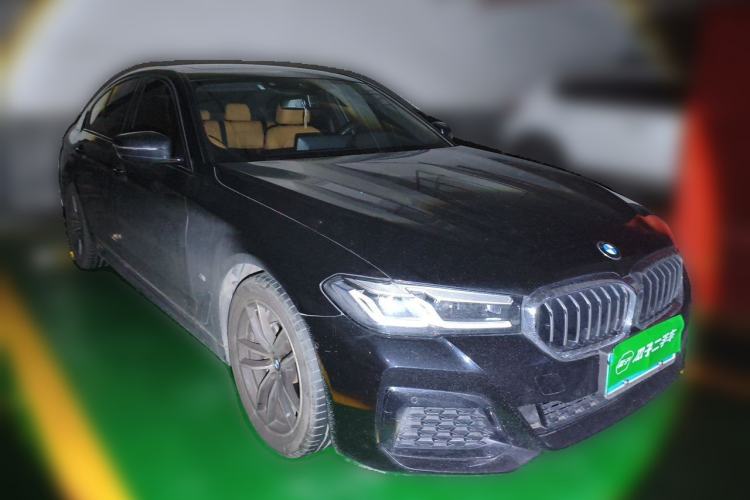 Used BMW 5 Series 2022 Second Facelift 525i M Sport Package Front Right 45 Deg