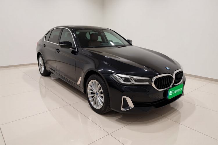 Used BMW 5 Series 2022 Second Facelift 525Li Luxury Package Front Right 45 Deg