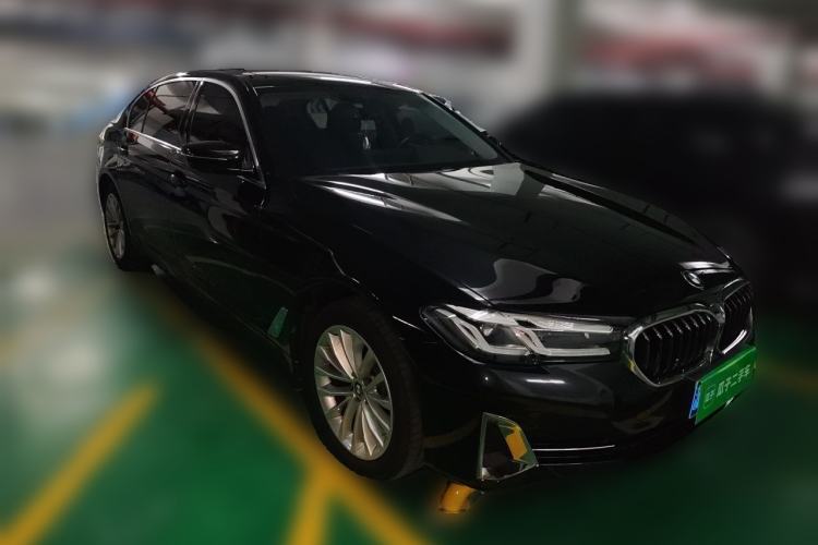 Used BMW 5 Series 2022 Second Facelift 525Li Luxury Package Front Right 45 Deg