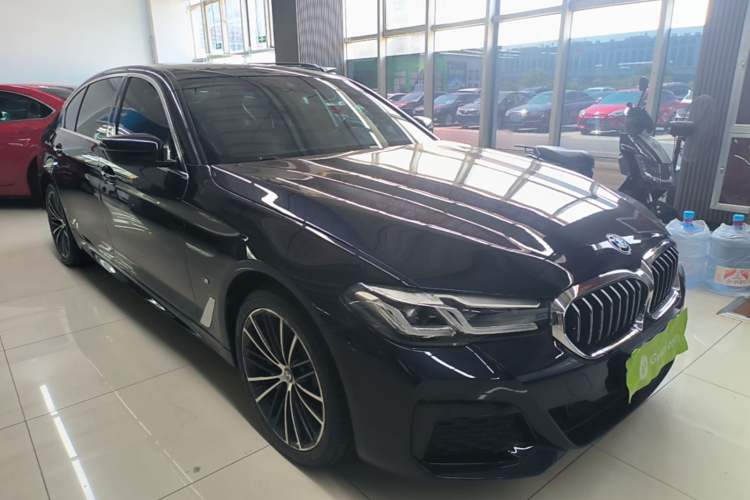 Used BMW 5 Series 2022 Second Facelift 530Li Leading Edition M Sport Package Front Right 45 Deg