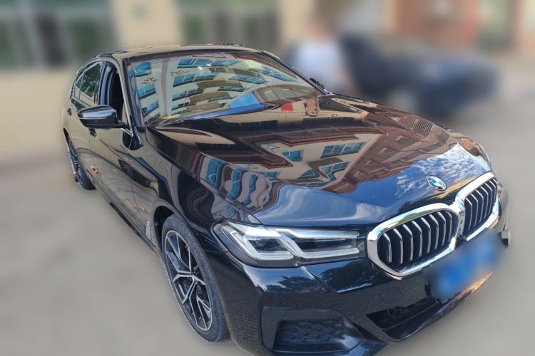 Used BMW 5 Series 2022 Second Facelift 530Li Luxury Version M Sport Package Front Right 45 Deg