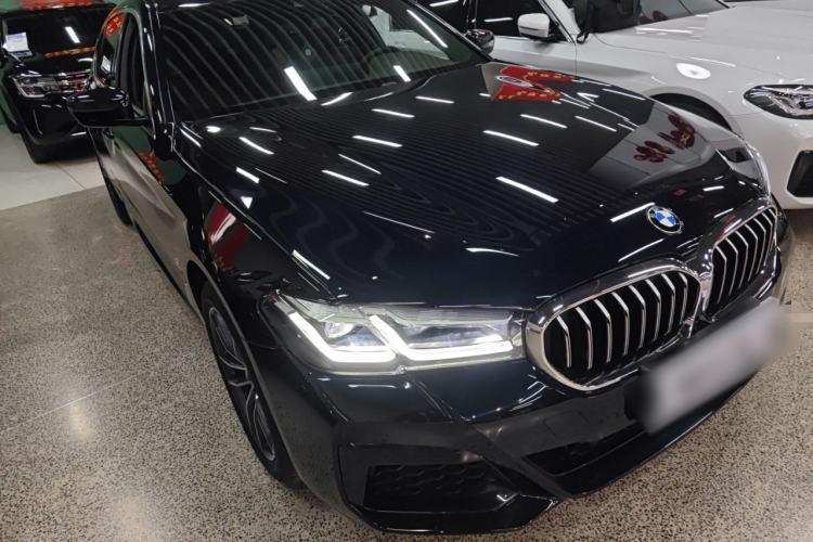 Used BMW 5 Series 2022 Restyled 525Li M Sport Package Front Right 45 Deg