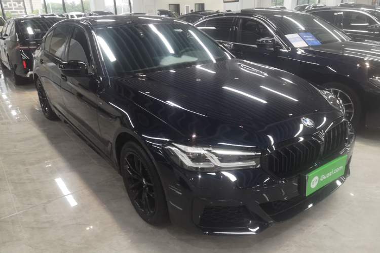Used BMW 5 Series 2022 Restyled 525Li M Sport Package Front Right 45 Deg