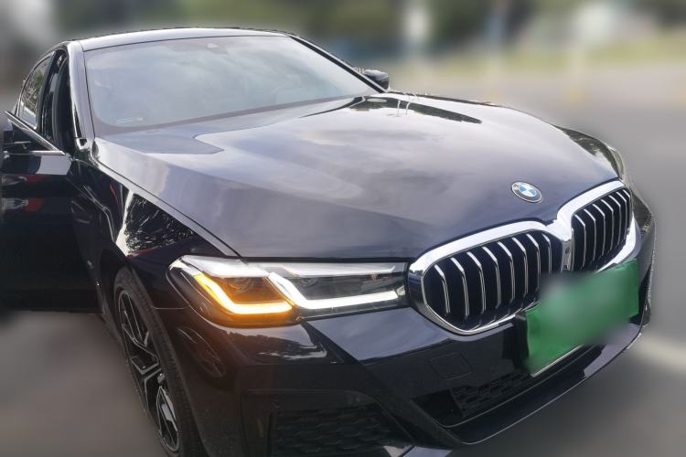 Used BMW 5 Series 2022 Second Facelift 530Li Luxury Version M Sport Package Front Right 45 Deg