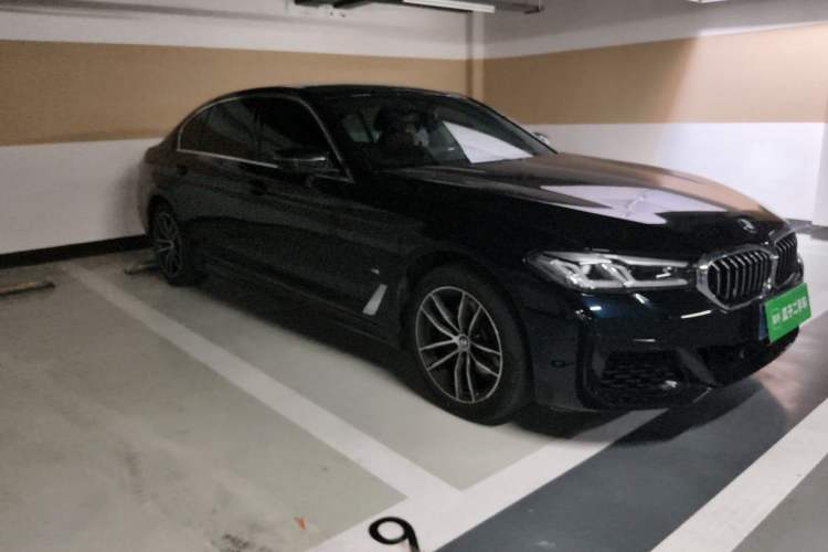 Used BMW 5 Series 2022 Restyled 525Li Luxury Package Front Right 45 Deg