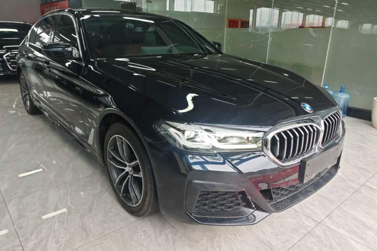 Used BMW 5 Series 2022 Restyled 525Li M Sport Package Front Right 45 Deg