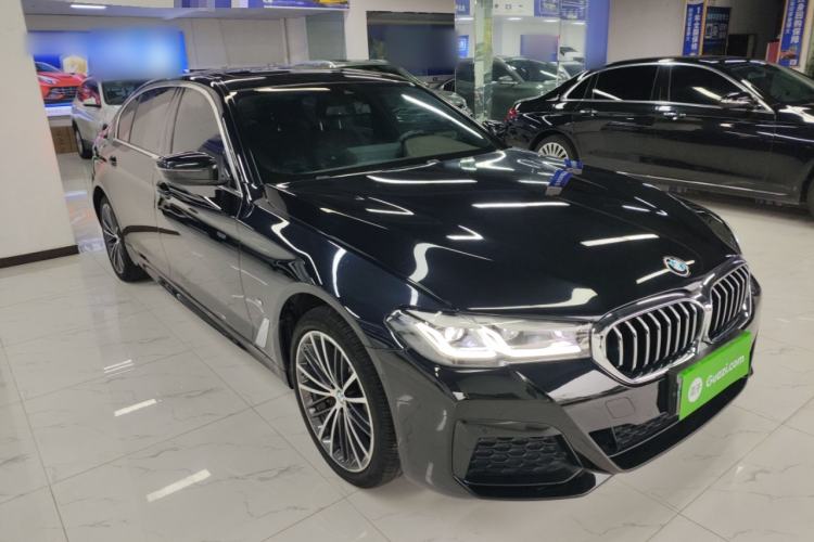 Used BMW 5 Series 2022 Second Facelift 530Li Leading Edition M Sport Package Front Right 45 Deg