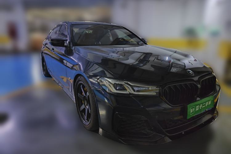 Used BMW 5 Series 2022 Second Facelift 525i M Sport Package Front Right 45 Deg