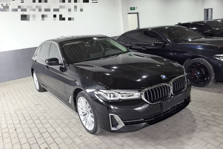 Used BMW 5 Series 2022 Second Facelift 530Li Luxury Edition Premium Package Front Right 45 Deg
