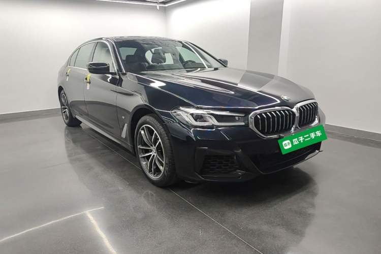 Used BMW 5 Series 2022 Restyled 525Li M Sport Package Front Right 45 Deg