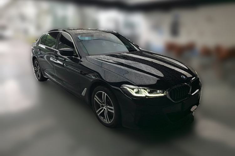 Used BMW 5 Series 2022 530Li Leading Luxury Package Front Right 45 Deg