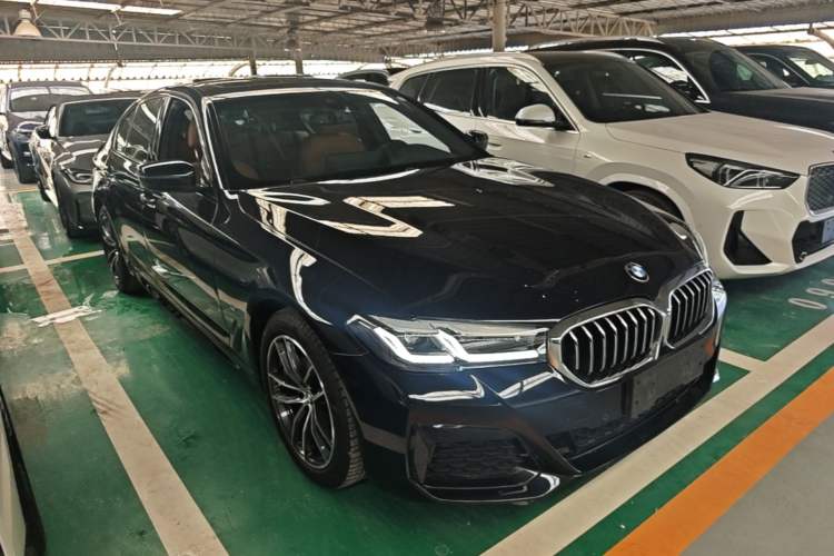 Used BMW 5 Series 2022 Restyled 525i M Sport Package Front Right 45 Deg