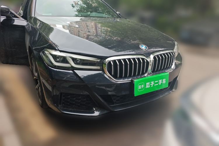 Used BMW 5 Series 2022 530Li Luxury Edition Premium Package Front Right 45 Deg