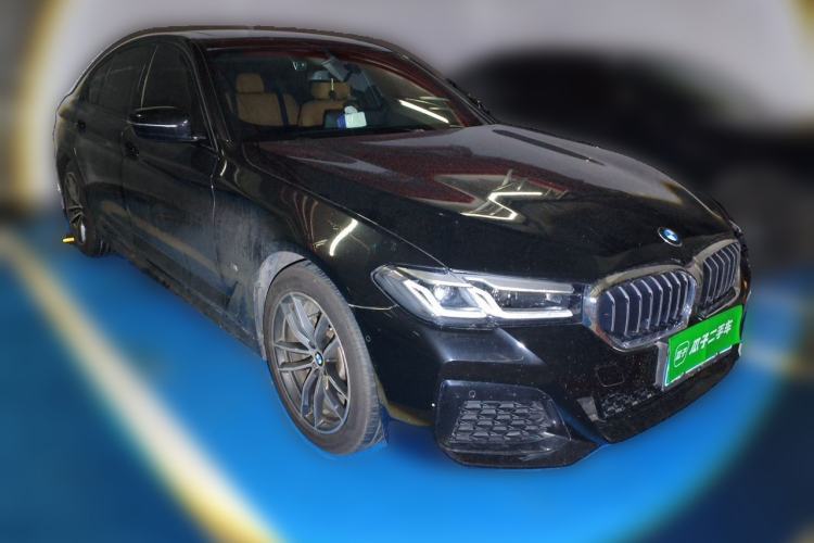 Used BMW 5 Series 2022 Restyled 525i M Sport Package Front Right 45 Deg