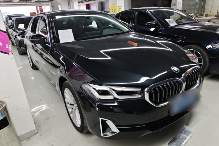 Used BMW 5 Series 2022 Second Facelift 525Li Luxury Package Front Right 45 Deg