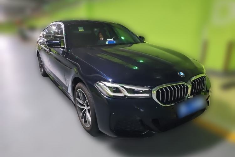 Used BMW 5 Series 2022 Second Facelift 525Li M Sport Package Front Right 45 Deg