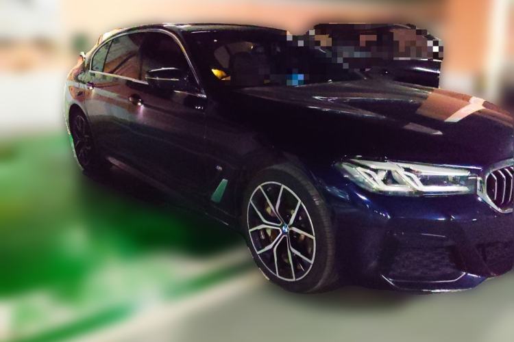 Used BMW 5 Series 2022 Revised Version 3 530Li Luxury Edition M Sport Package Front Right 45 Deg